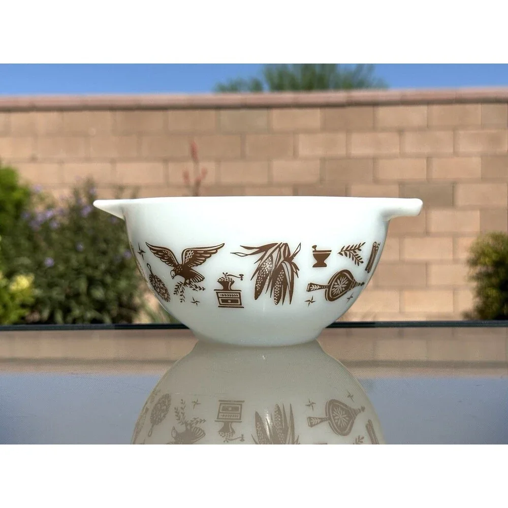 Vintage Pyrex Mixing Bowl #441 Early American Cinderella 1-1/2 PT White Brown